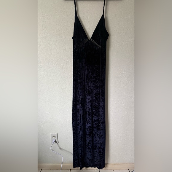 Free People X Revolve Low Key Crushin
Velvet Dress in Rare Night - Picture 3 of 11